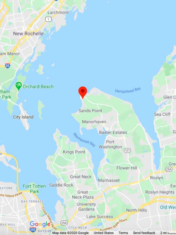 10 Rescued From Sinking Boat Off Nassau County Coast