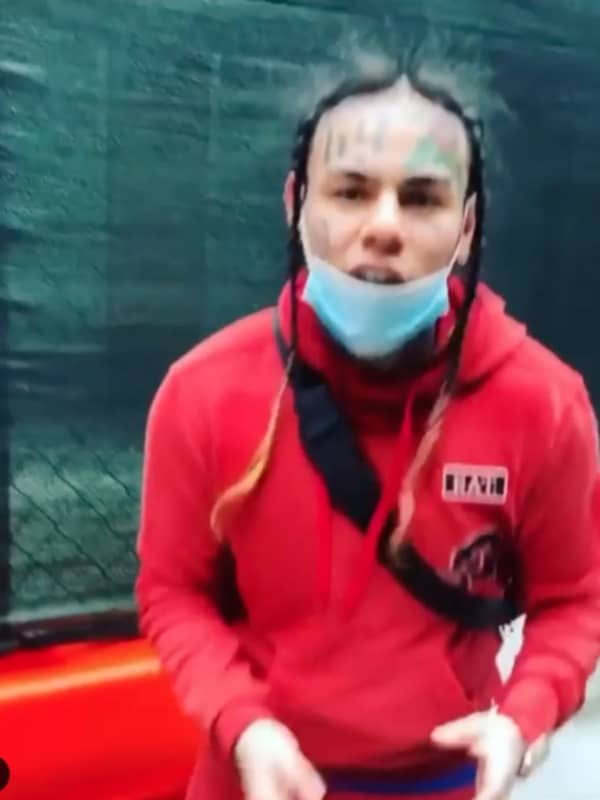 6ix9ine's Visit To Bergen County Mall Ends With Instagram Clip Depicting Fake Fight
