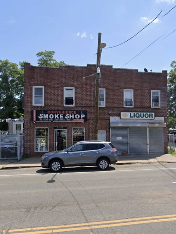 Man Shot Outside Long Island Smoke Shop