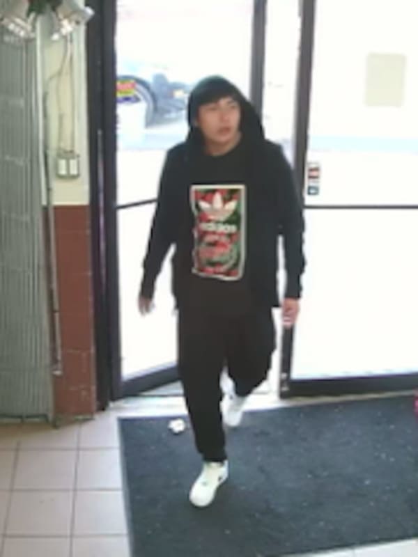Man At Large After Stealing Cash From Suffolk County Minimart, Police Say