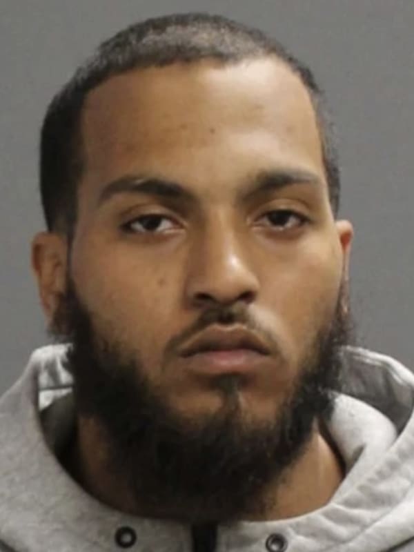 Waterbury Man Nabbed With Cocaine, Guns During Parole Check, Police Say