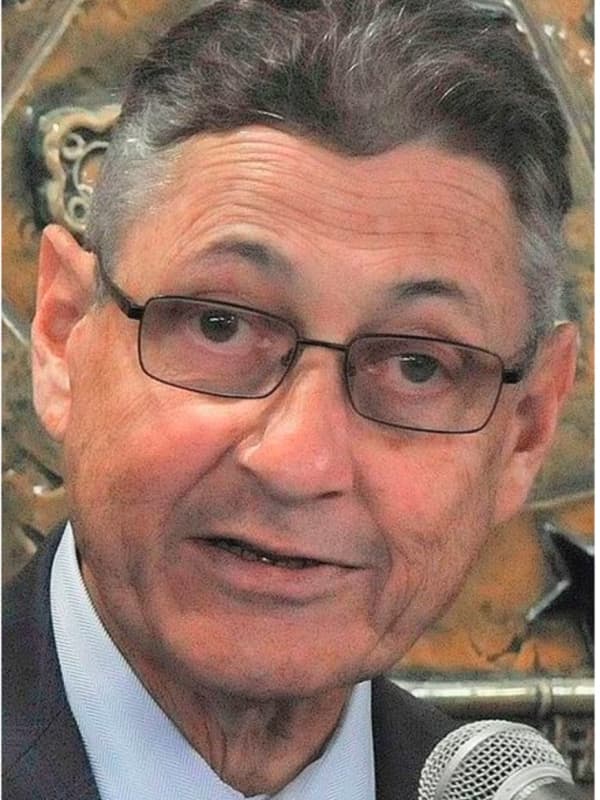 Ex-State Assembly Speaker Sheldon Silver Dies At Prison In Area