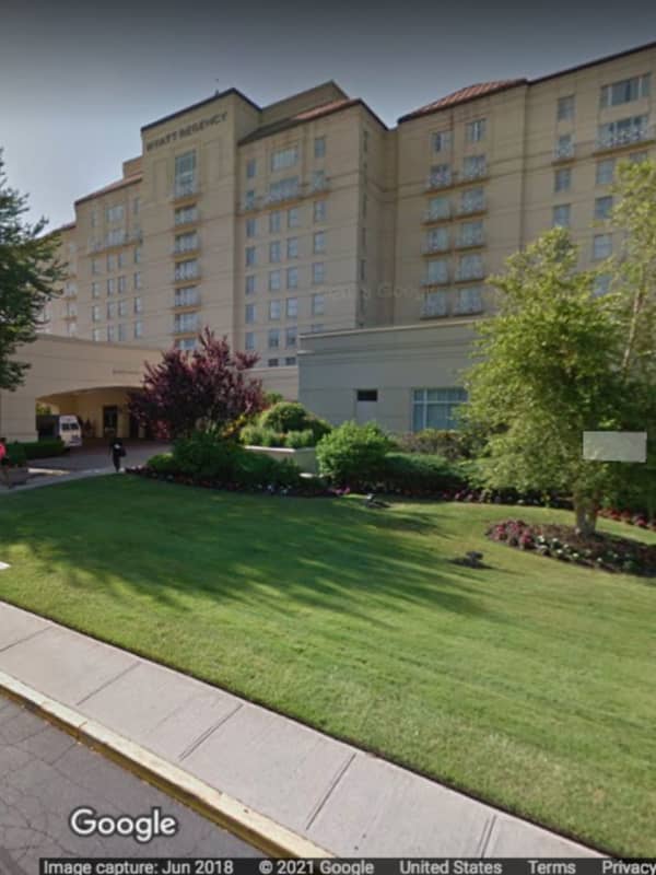 Suffolk County Hotel Employee Dies After Fall