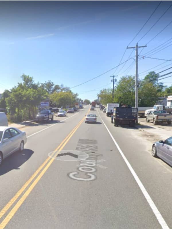 Man Killed In Head-On Suffolk County Crash