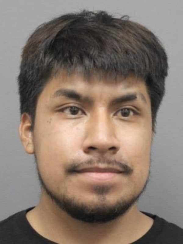 Manassas Man Wanted For Brutally Assaulting Woman, Trying To Take Her Child
