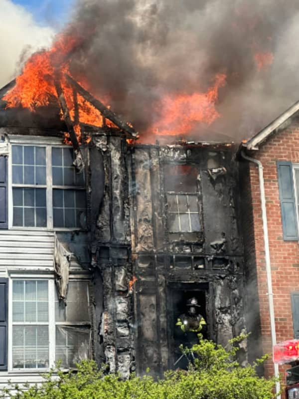 Fire Rips Through Bowie Townhouse (VIDEO)