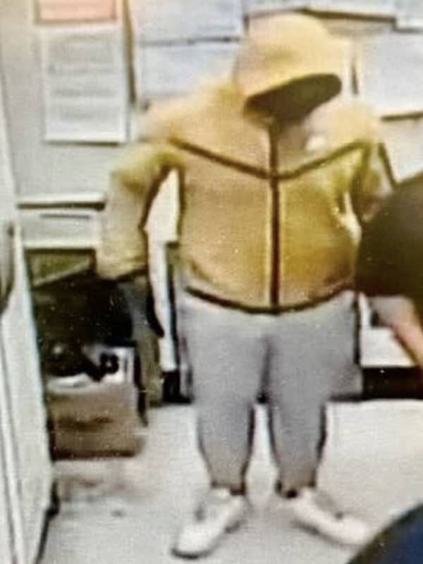 Gunman Stole $5,100 From Bridgeton Walgreens Pharmacy: Police