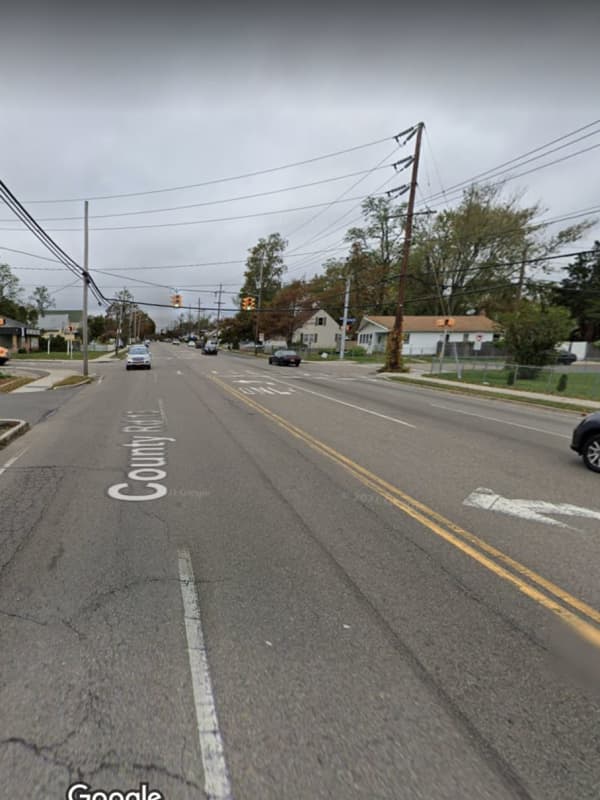 Serious Crash: 23-Year-Old Critically Injured At Bay Shore Intersection