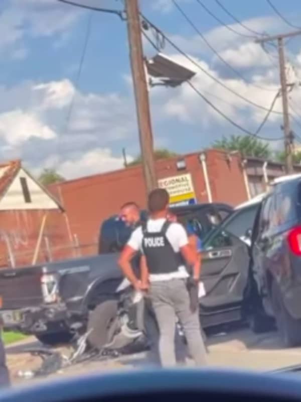 Video Shows Cops Pursuing Teens In Stolen Car On Parkway Before Crash (WATCH)