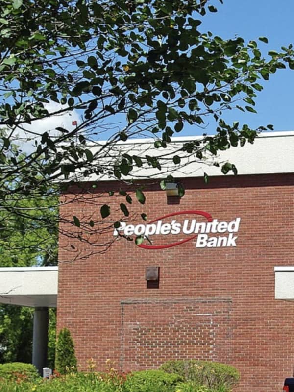 Ex-Employees Accuse People's United Bank Of Discrimination