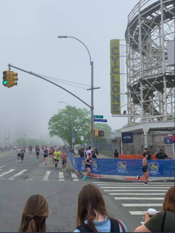 Runner Dies After Collapsing At Finish Line Of Half-Marathon In NY