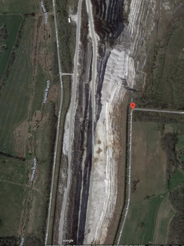 Car Found At Bottom Of Dry Quarry In Frederick County; Three Dead, Sheriff Says (DEVELOPING)