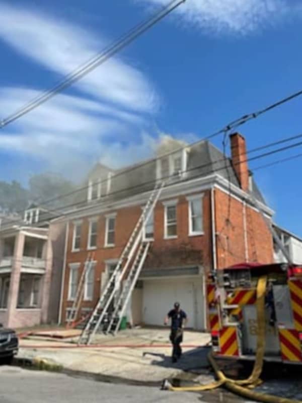 Apartment Fire injures 3 Firefighters, Displaces 9 People In York