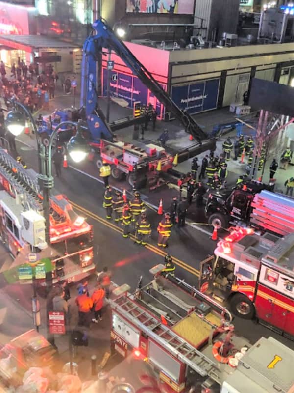 Crane Collapses Near Manhattan's Penn Station, Operator Injured