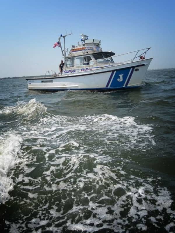 Family Of 4 Rescued Off Capsized Boat In Long Island Sound