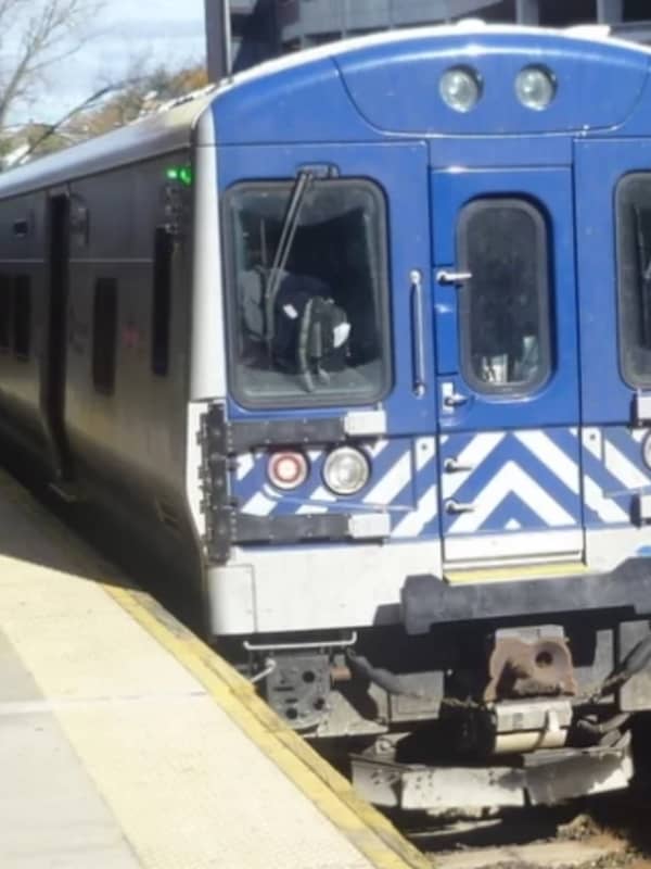 Man Dies After Climbing On Top Of New Haven-Bound Metro-North Train