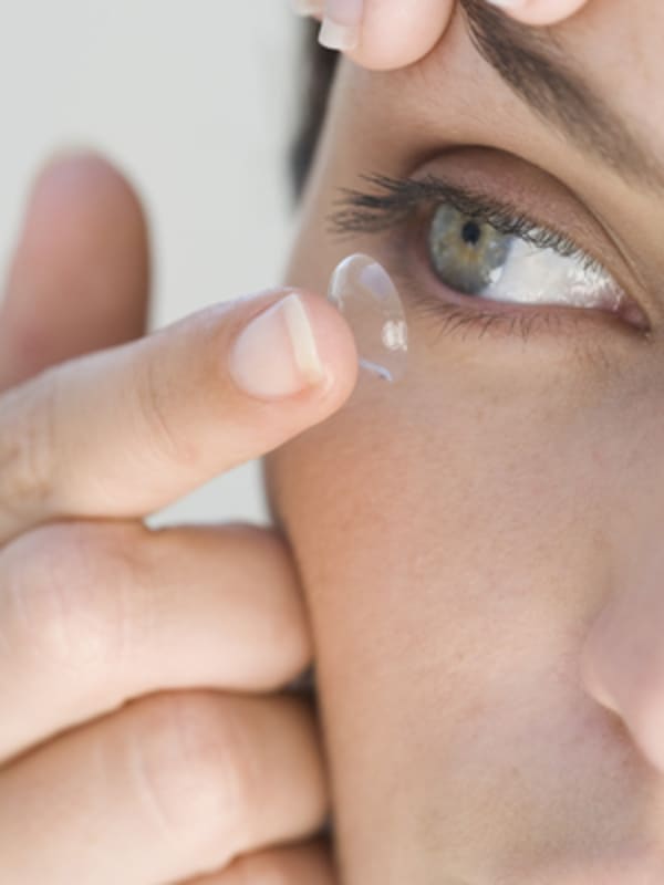 CDC Says Contact Lens Wearers Doing It Wrong