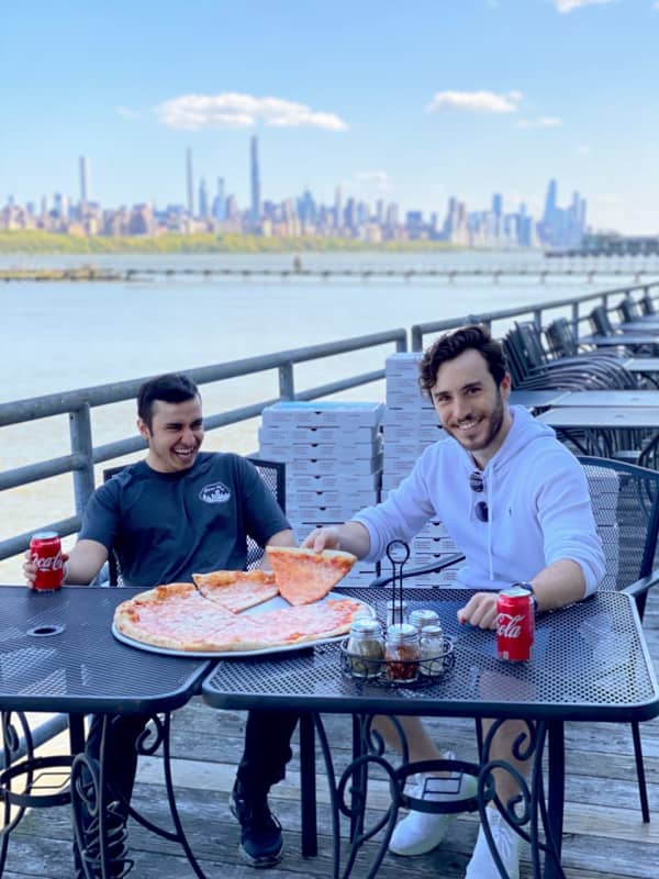 Wyckoff Natives, College Dropouts Are Edgewater Pizzeria's New Owners