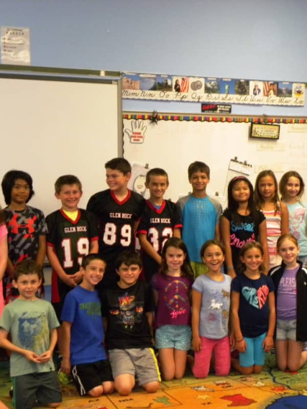 Glen Rock Students Help Set Record In Star-Spangled Banner Sing-A-Long