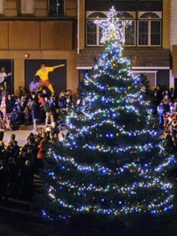 Ring In The Season With Fireworks, Tree-Lighting Parade In Poughkeepsie