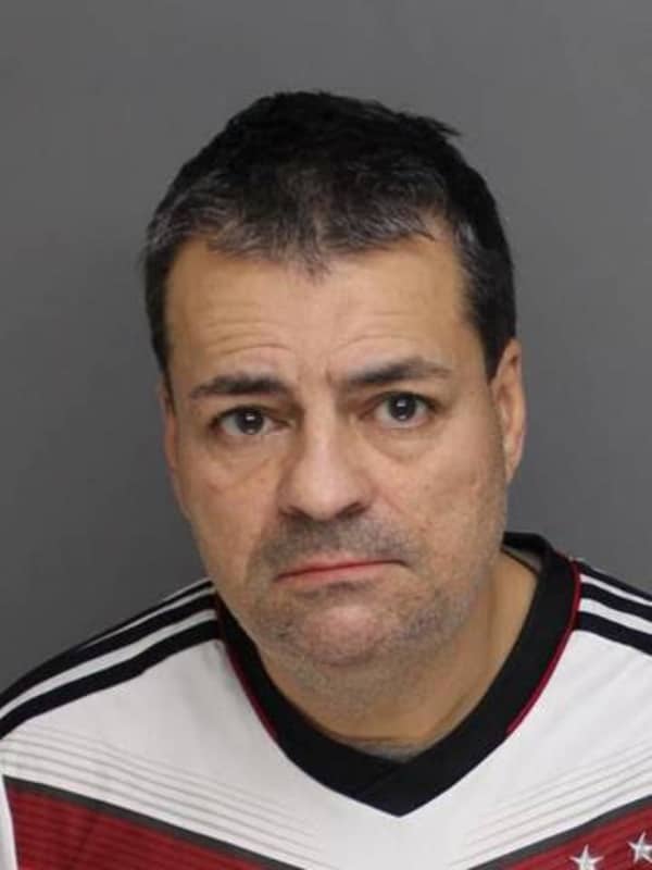 Man Allegedly Threatens To Shoot Patrons, Employees Of Fairfield County Restaurant, Police Say