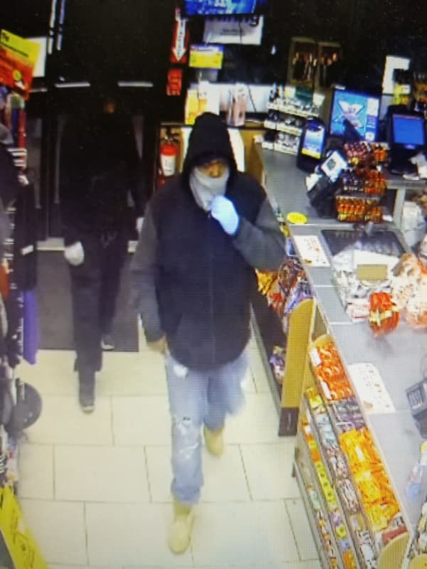 Know Them? Suspects On Loose After 7-Eleven Robbery In North Amityville