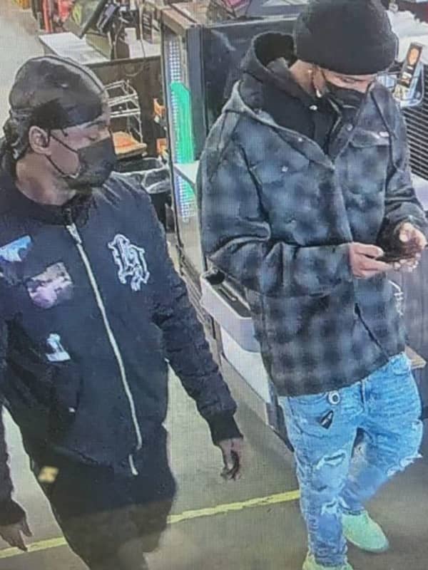 Duo Wanted For Using Stolen Credit Cards On Long Island, Police Say