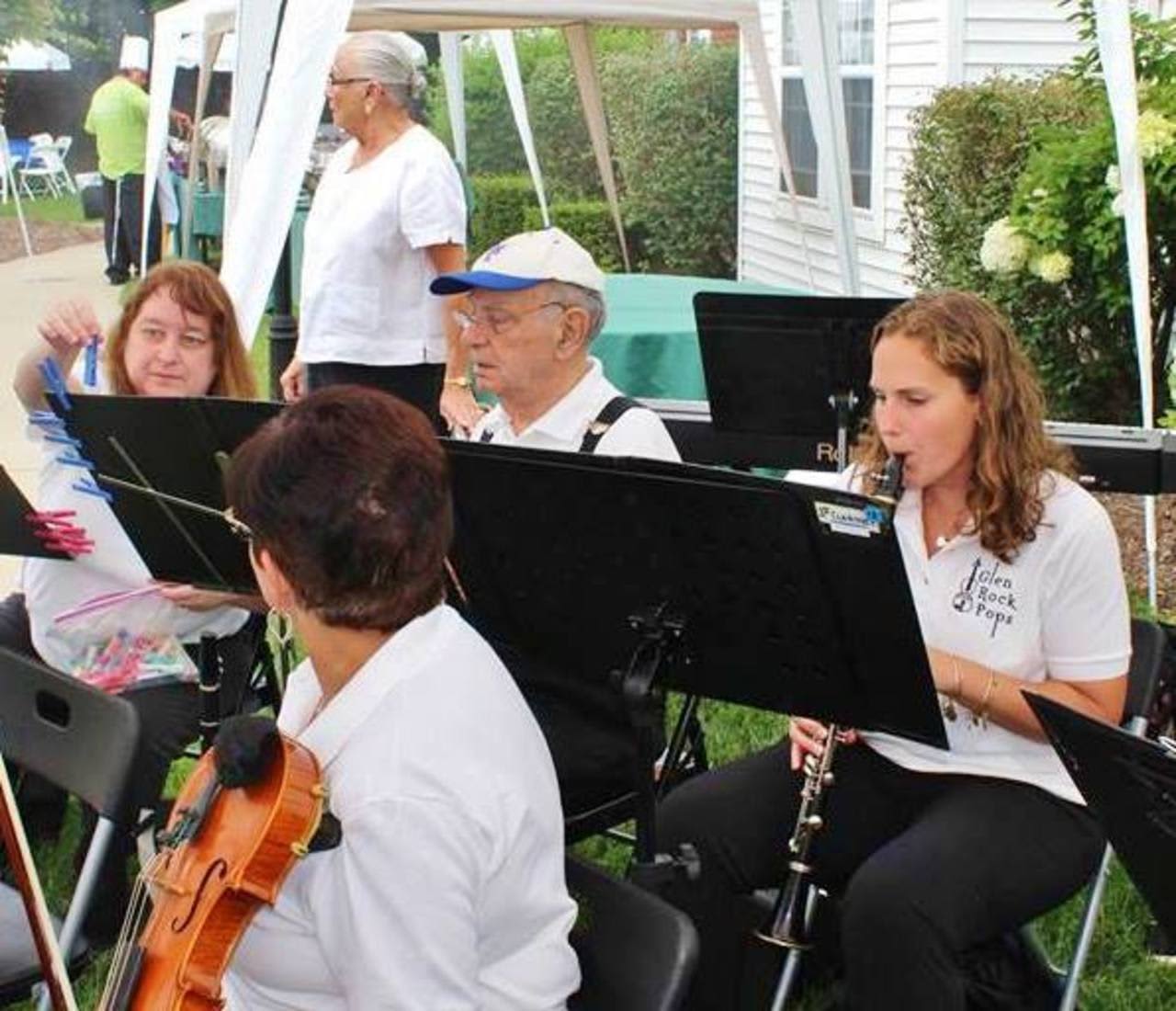 The Glen Rock Pops will perform a free holiday concert December 6.