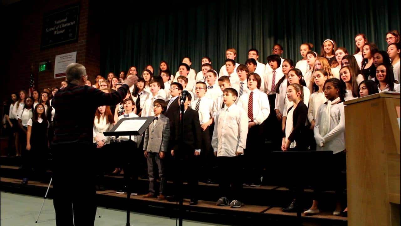 Memorial Middle School Music Department Holds Concert To Fundraise For Sick Student.