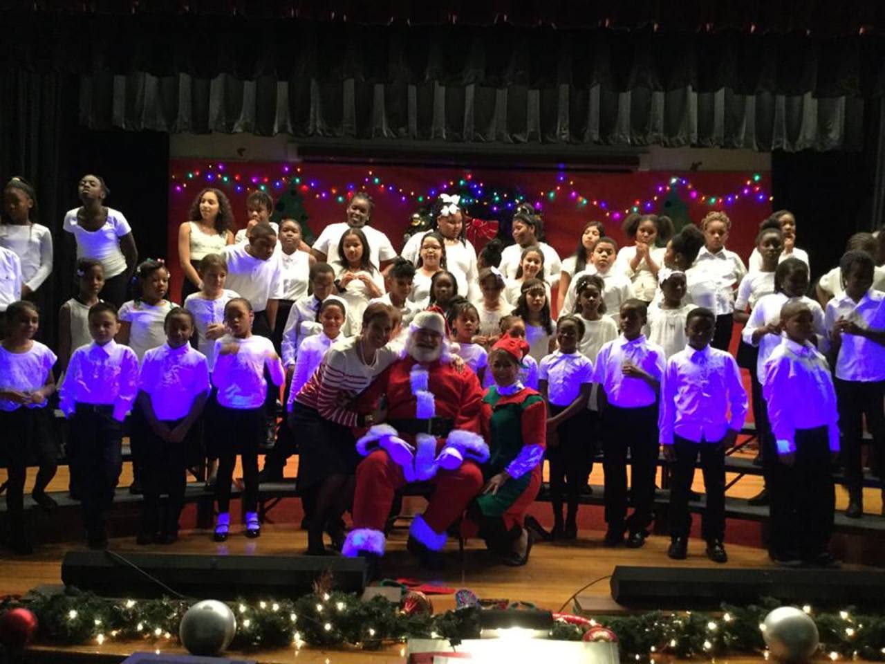 “Sights of the Season” was the theme for Edward Williams School’s 2016 Winter Concert. It was held on Wednesday, Dec. 16. 