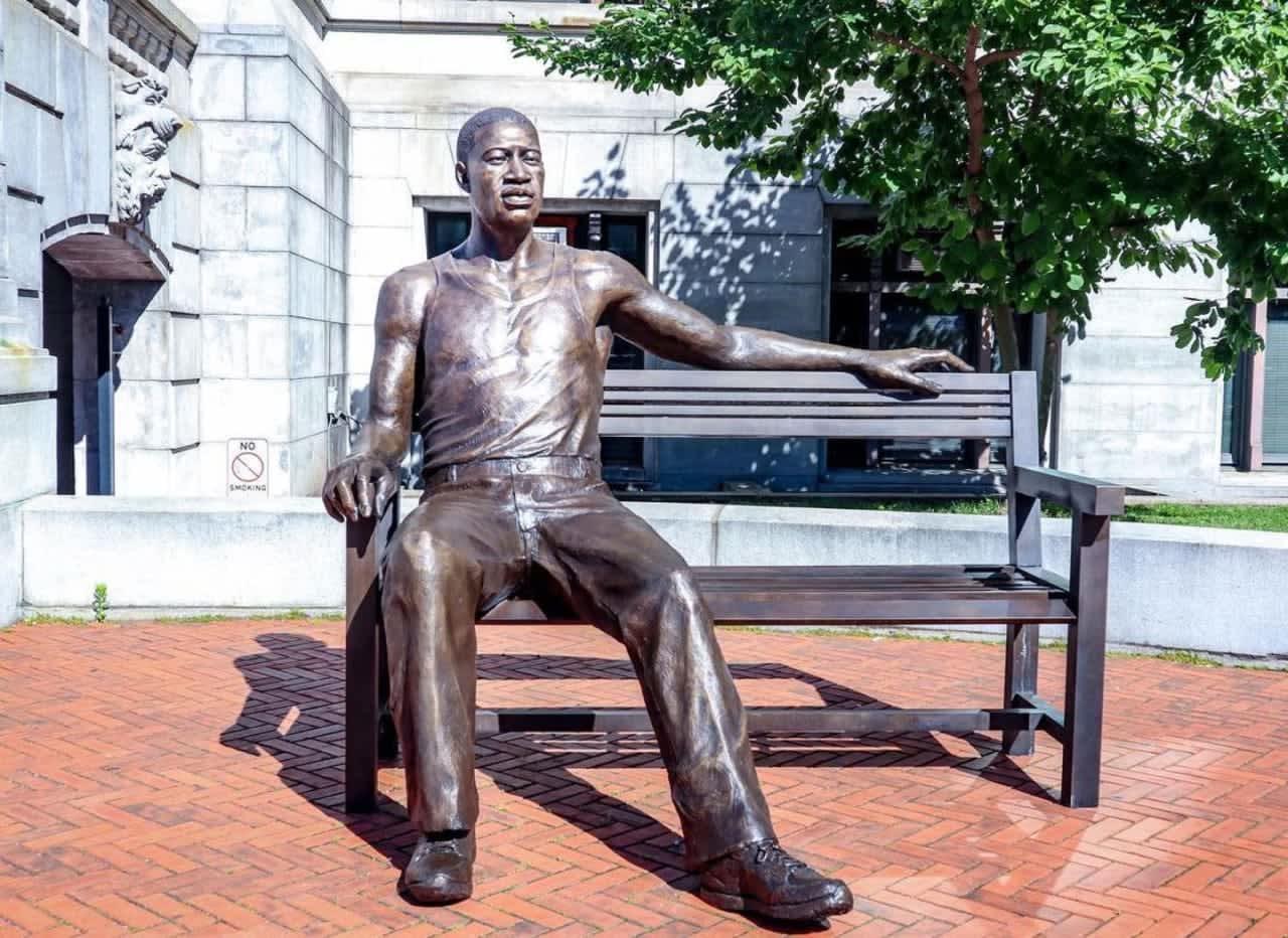 The George Floyd statue on the front steps of Newark City Hall.