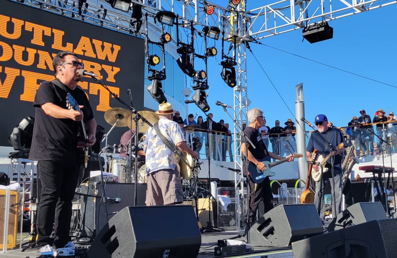 Los Lobos christen an Outlaw Country West Cruise from Los Angeles to Cabo and Ensenada earlier this month with a "sail-out" set that had thousands of passengers stomping and cheering as the Norwegian Jewel left the harbor.