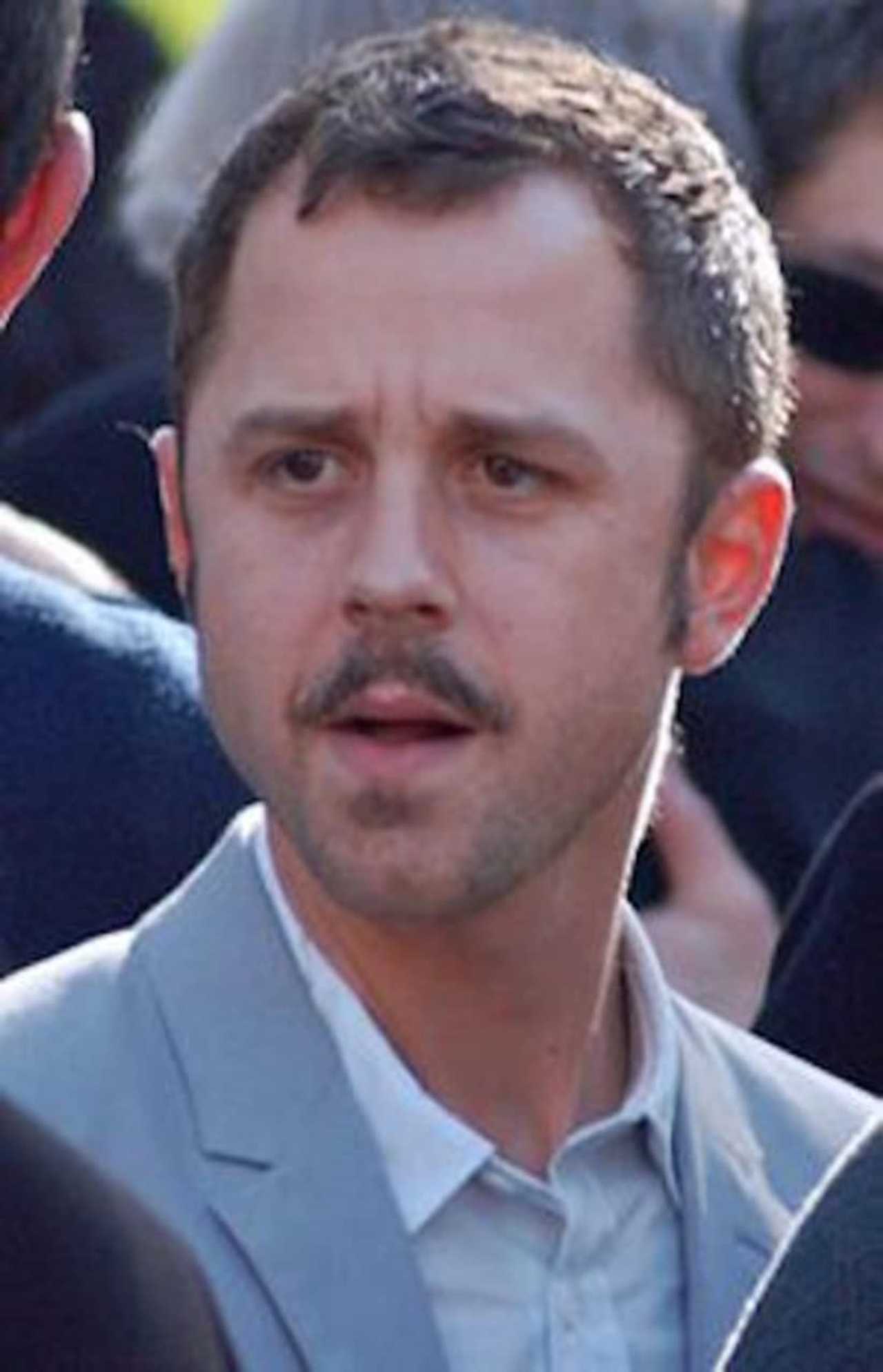 Giovanni Ribisi stars in Amazon's "Sneaky Pete."
