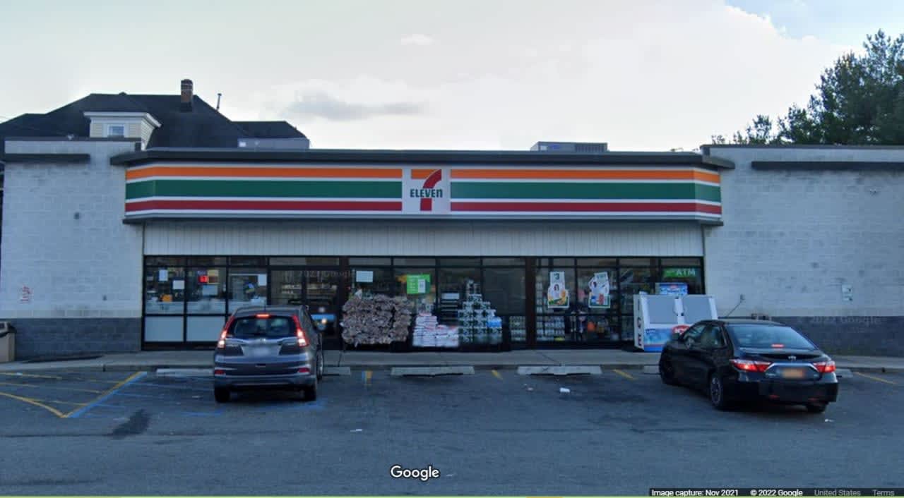 7-Eleven, located at 207 Jericho Turnpike in Mineola