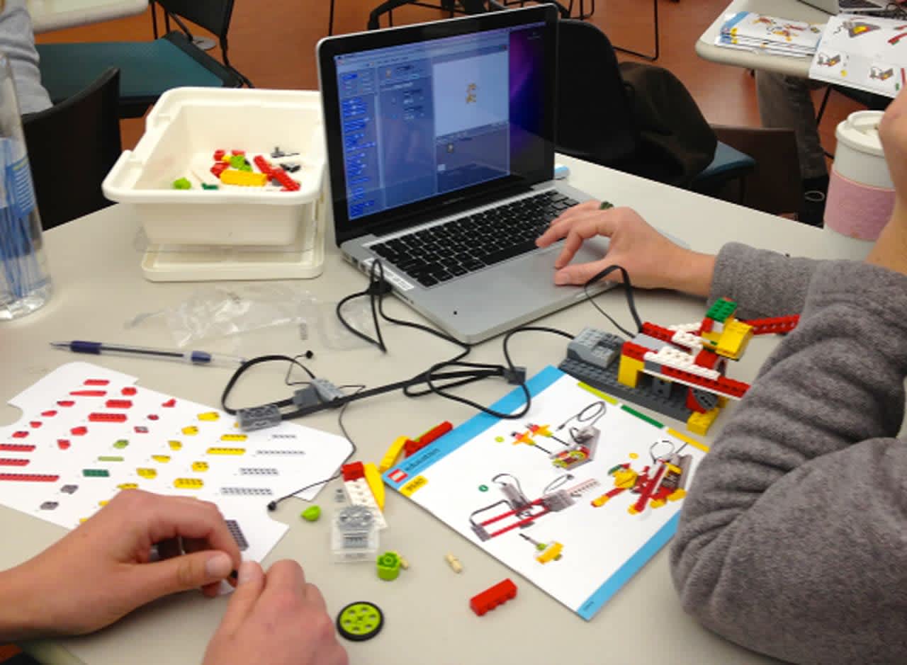 Students will work in teams to create interactive machines using Lego WeDo kits and Scratch software at the C.H. Booth Library.