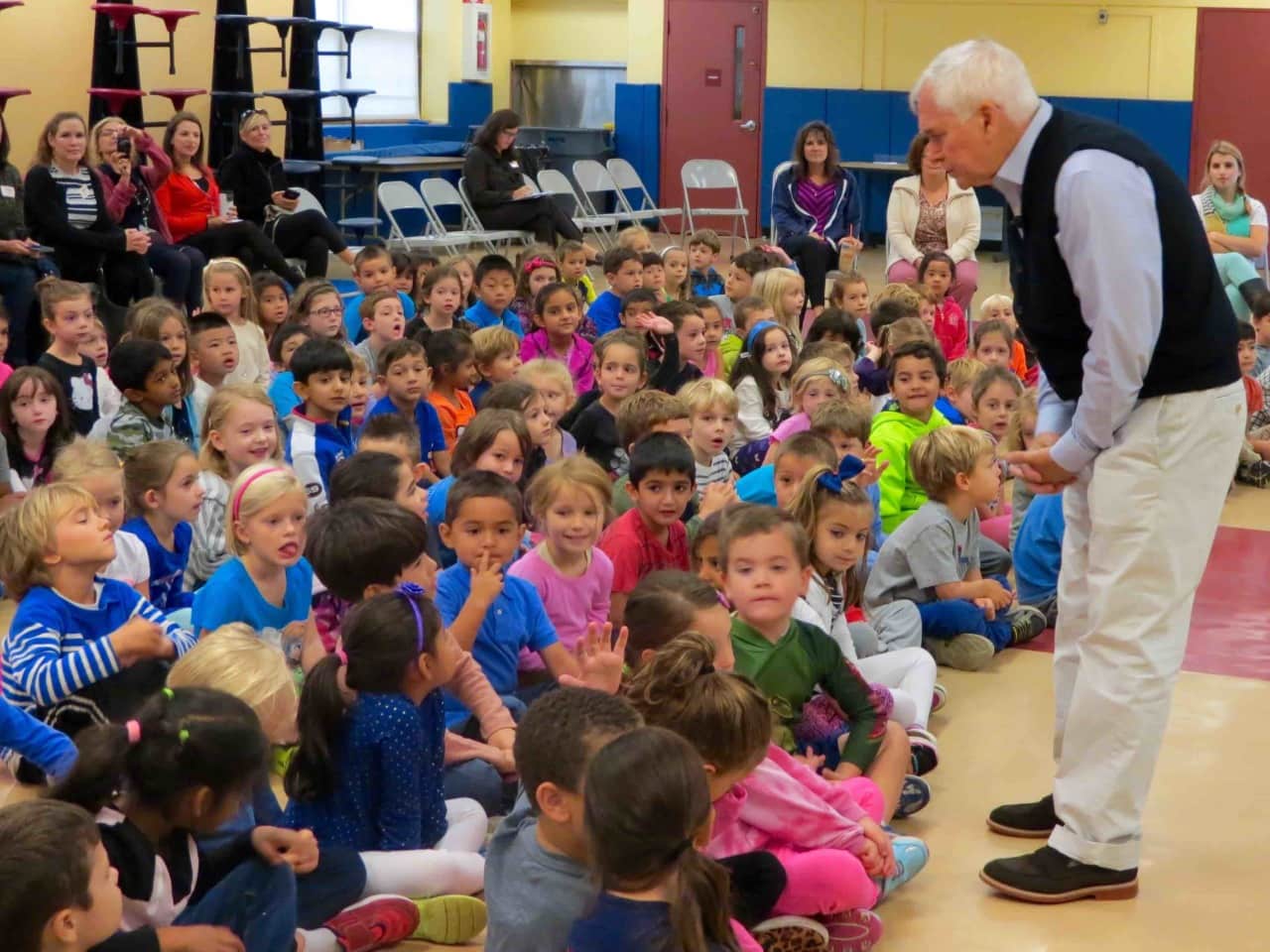 Briarcliff Manor’s Todd Elementary School welcomed acclaimed children’s book author Marc Brown, best known for his series about an aardvark named Arthur, as part of the PTA’s annual author visits series.
