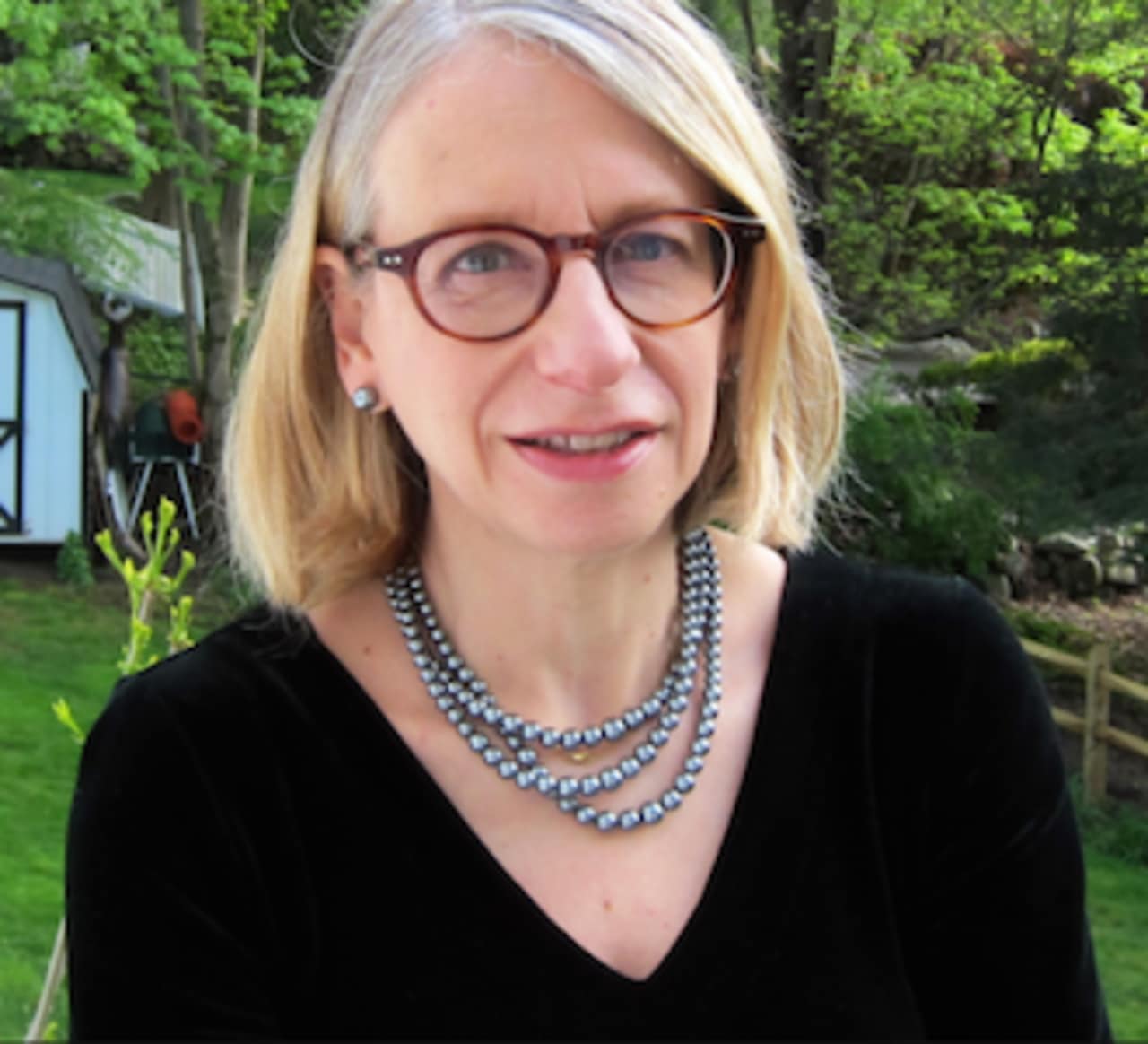 New Yorker cartoonist Roz Chast was honored at the Silvermine Arts Center's inaugural Living Art Awards Benefit May 21.