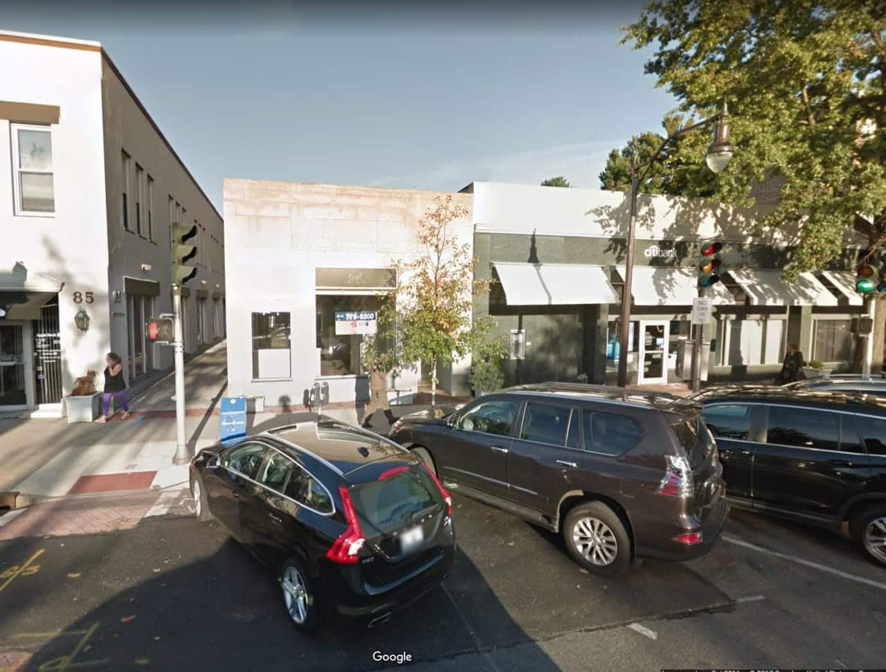 The Verizon store in Bronxville was robbed by men wielding knives.