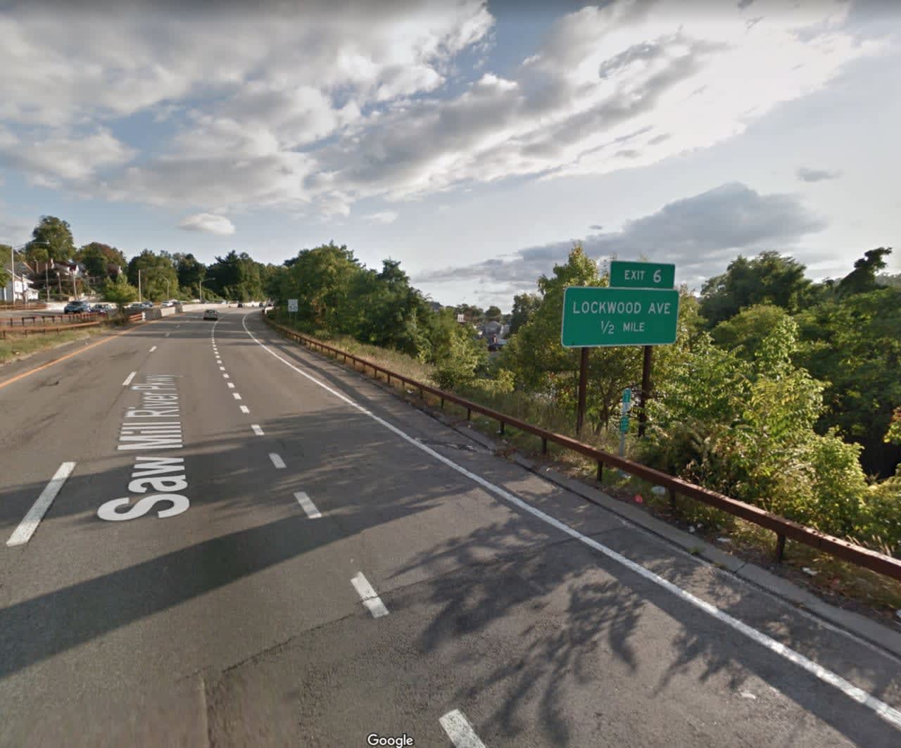 Exit 6 (Lockwood Avenue) on the Saw Mill River Parkway will be closed Friday afternoon and Monday morning in #Yonkers.