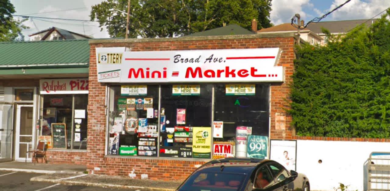 Broad Avenue Mini Market in Ridgefield