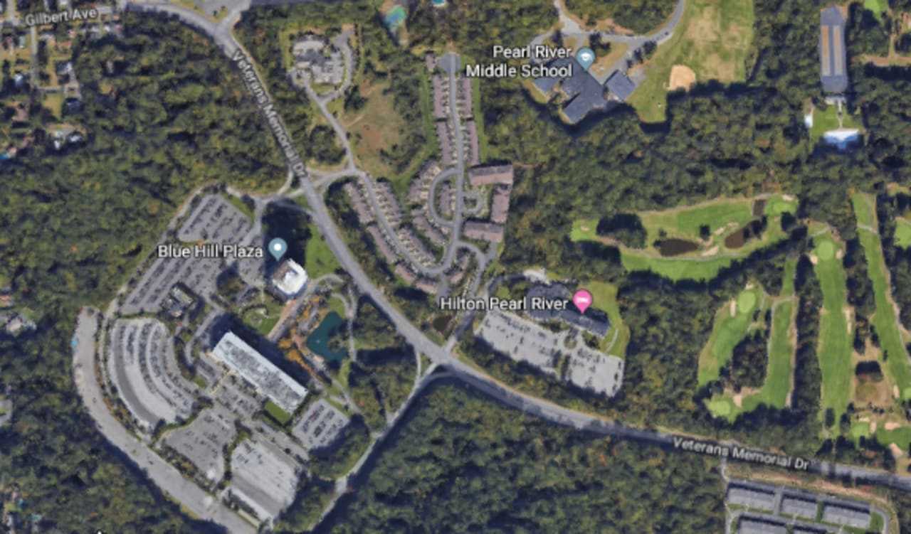 Veterans Memorial Drive in Pearl River