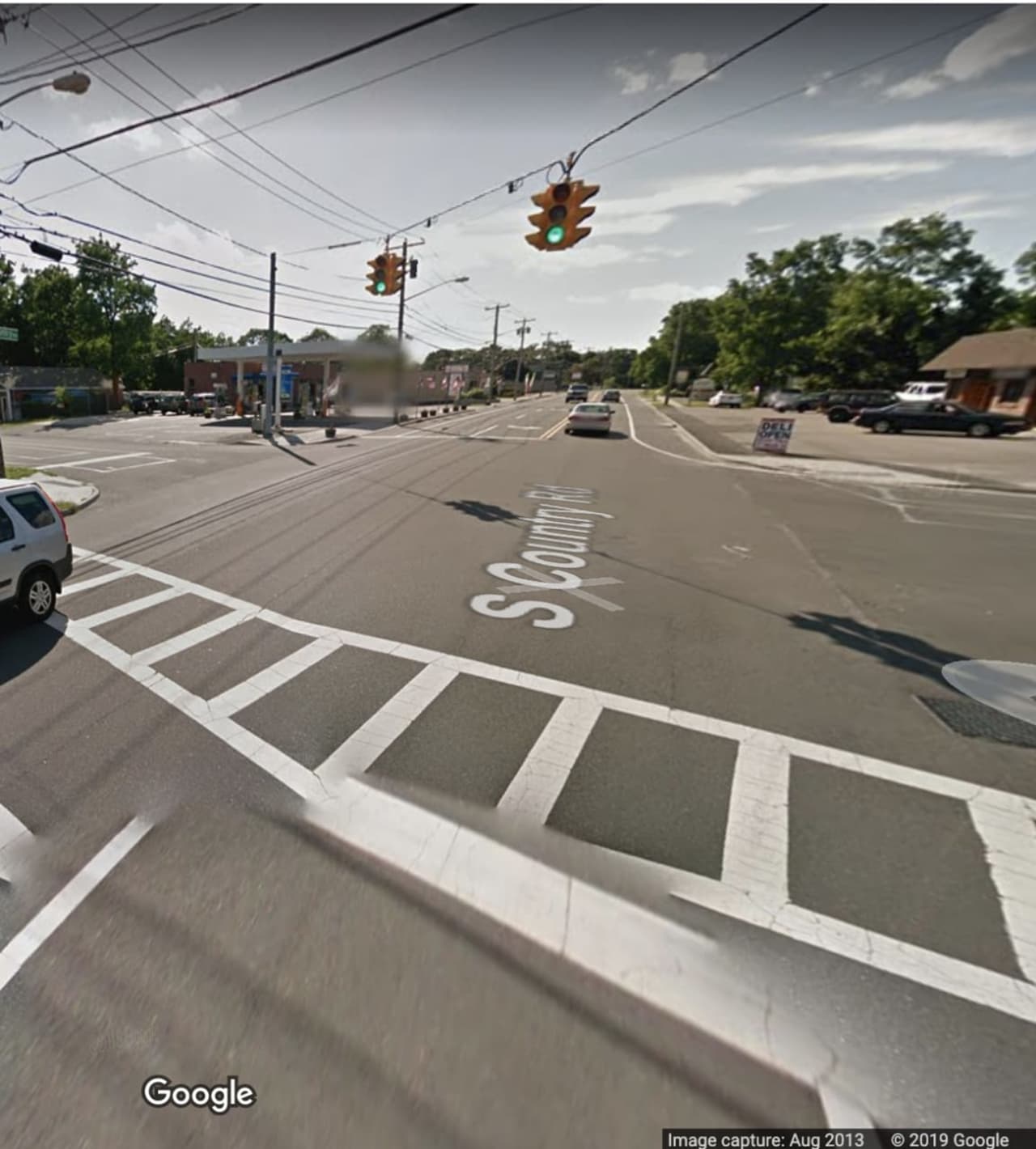 The intersection of South Country Road and North Dunton Avenue in East Patchogue.
