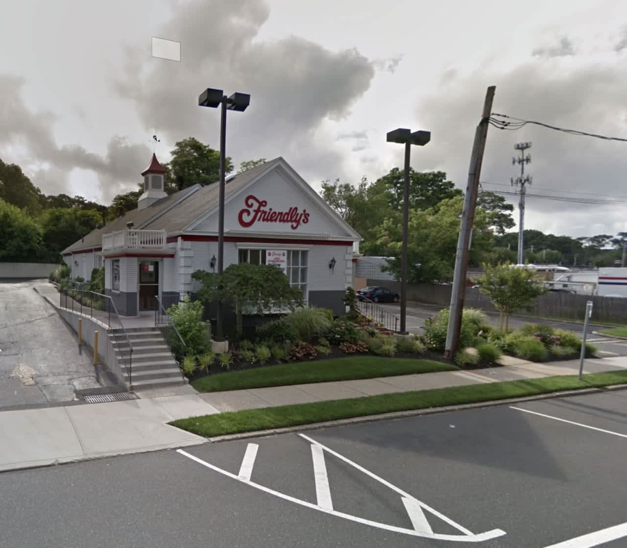 The Friendly's in West Ronkonkoma was robbed at gunpoint.