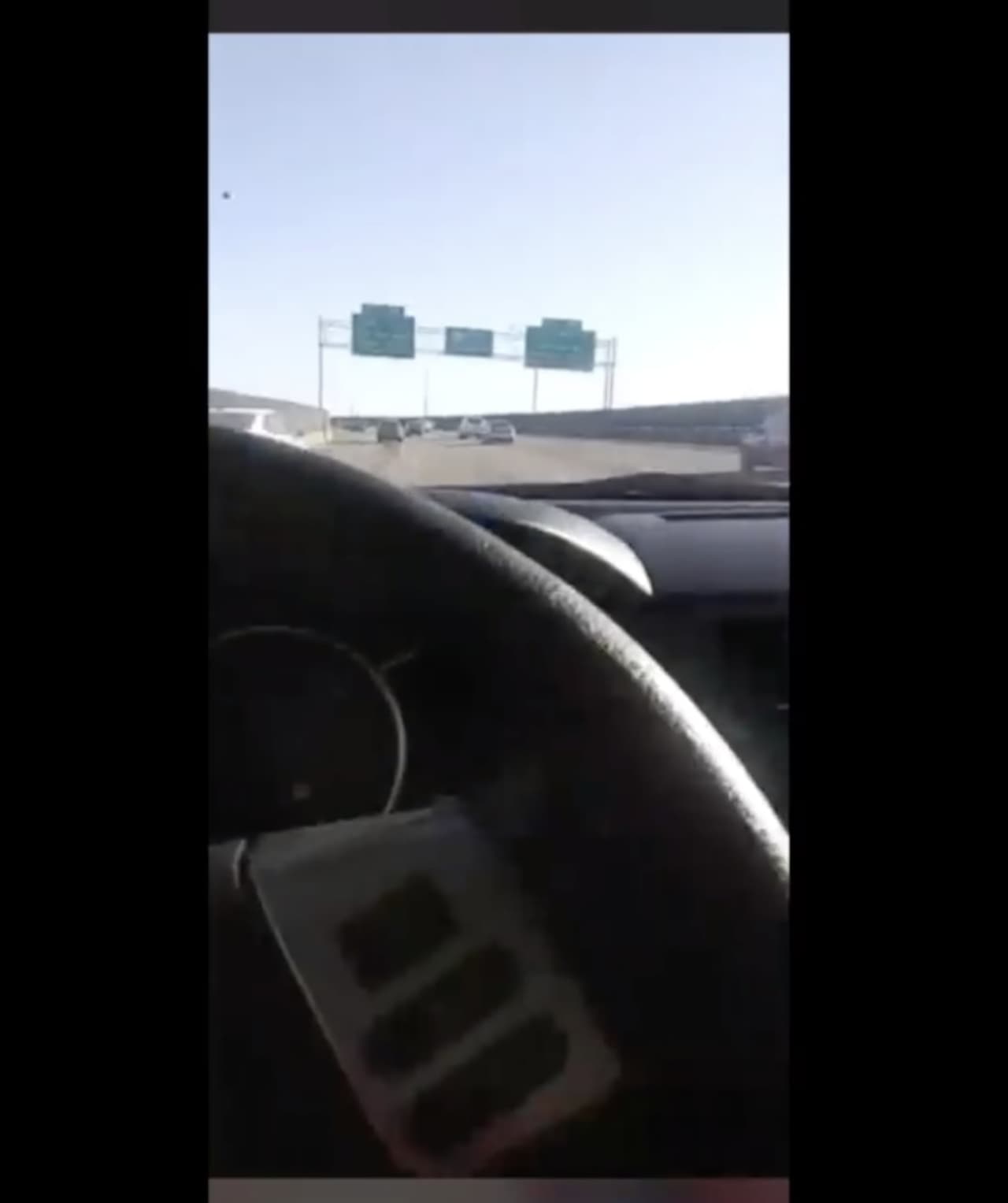 Man live streams himself going over 100 mph on I-95 before he crashes.