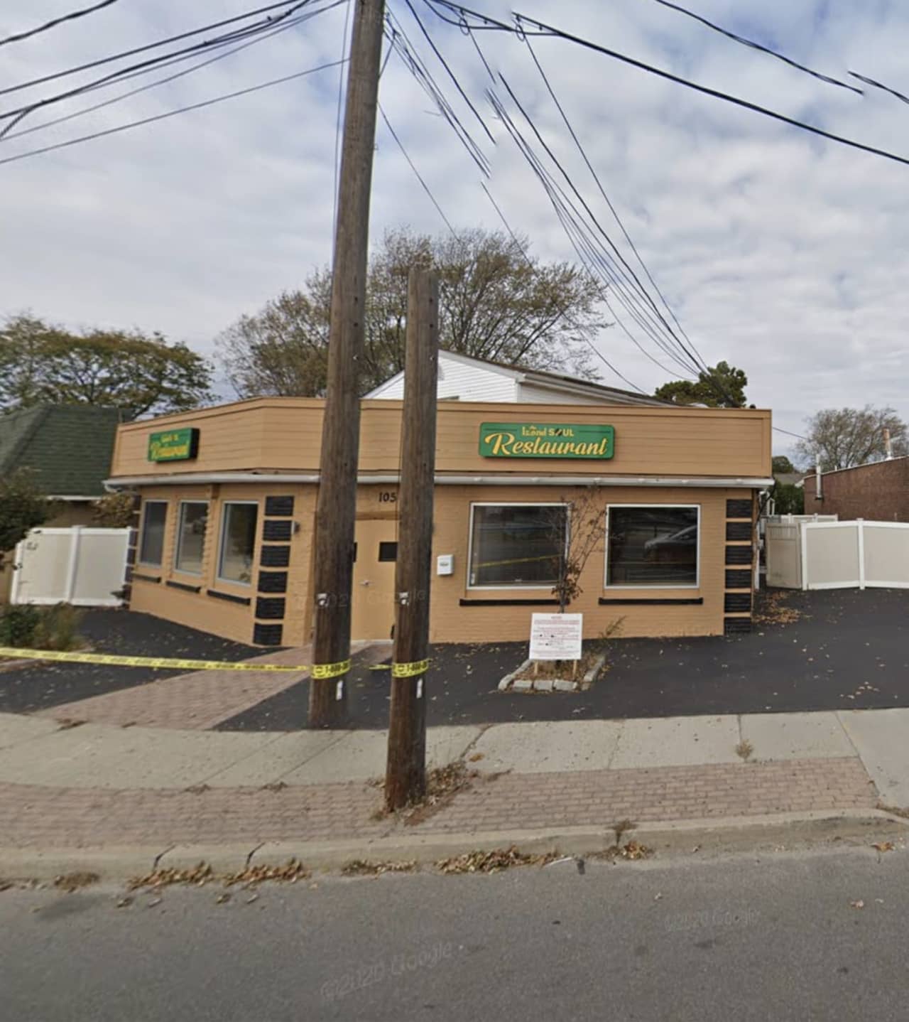 A driver lost control of his vehicle and crashed into a Lindenhurst restaurant.