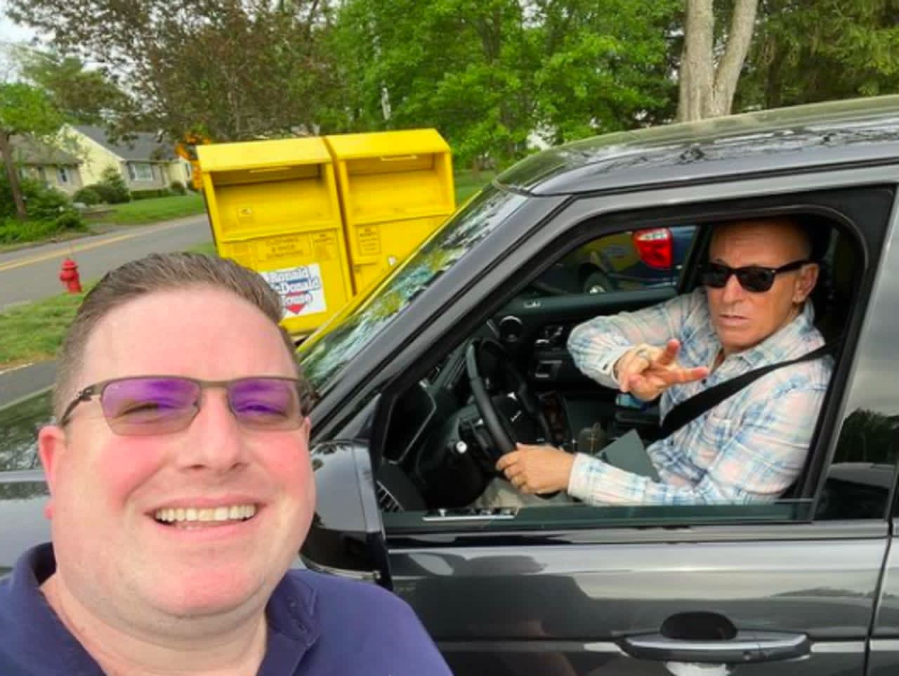 Spencer Freedman grabs a selfie with Bruce Springsteen at Jersey Freeze.