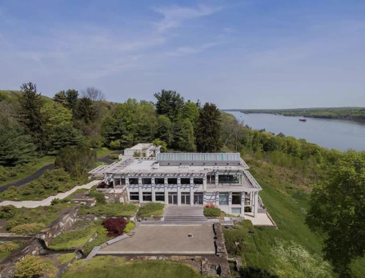 For those with full pockets, a $5.55 million estate is for sale in Ulster County.
