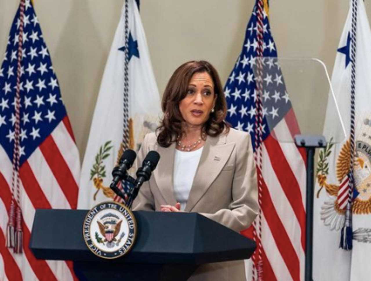 Kamala harris husband photo