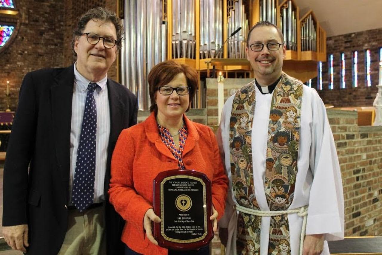 Bronxville resident Lisa Johnson, center, is the recipient of The Chapel School Award for distinguished service.