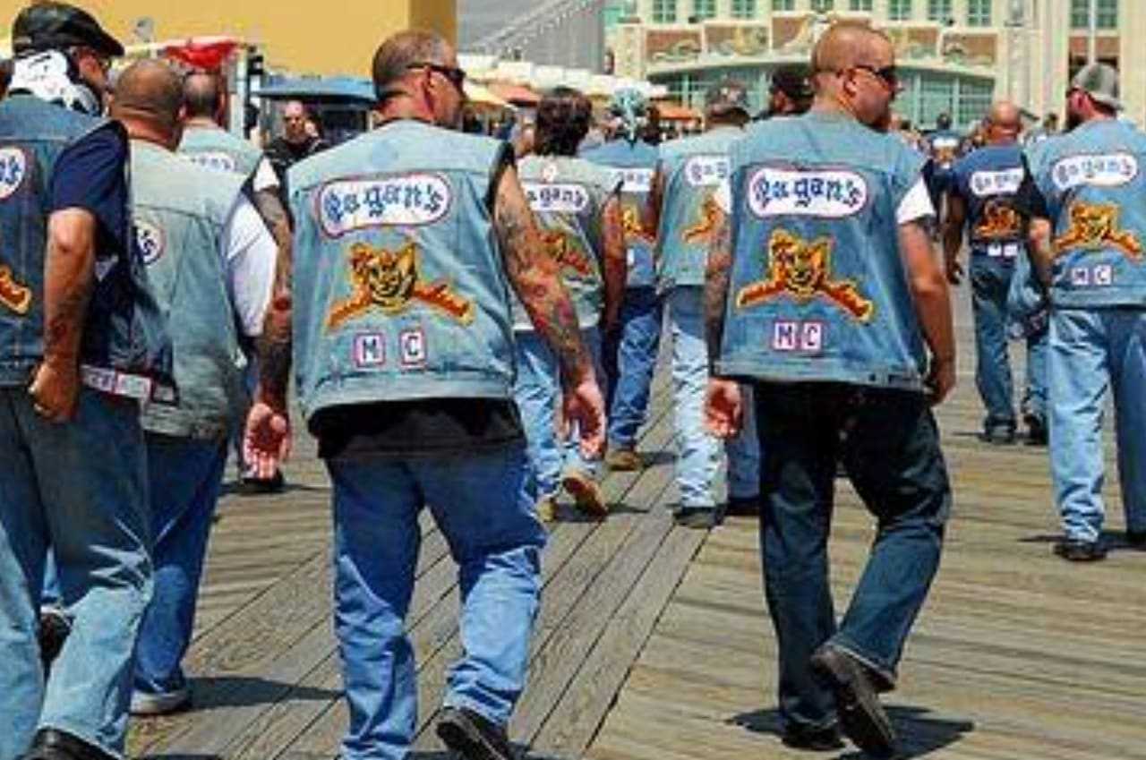 pagans-shoot-at-hells-angel-on-nj-turnpike-after-baseball-bat-bar-brawl
